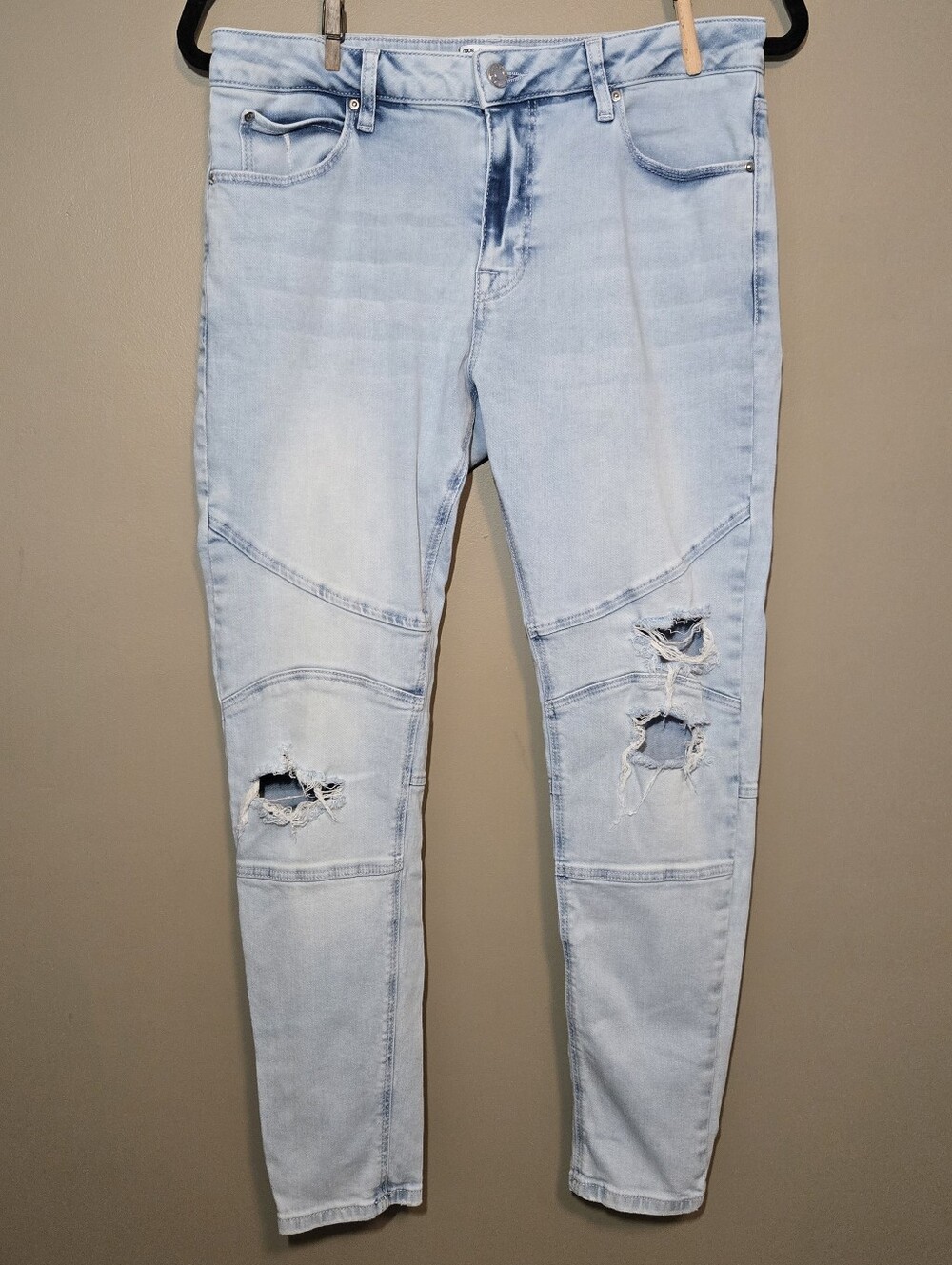 Asos Design Mens Spray On Jeans Stretch Blue Light Wash Rips Moto Detail Size 32